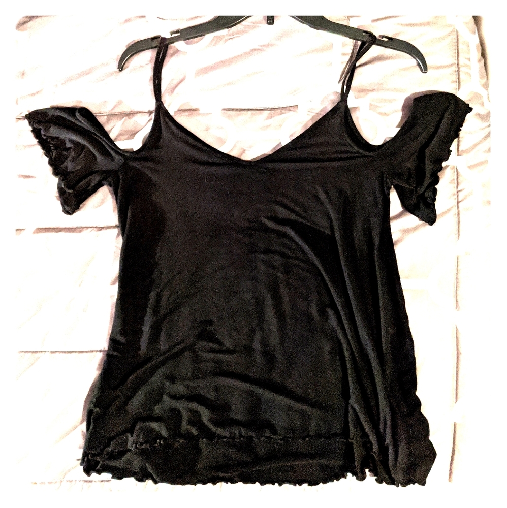 American Eagle off the shoulder tee